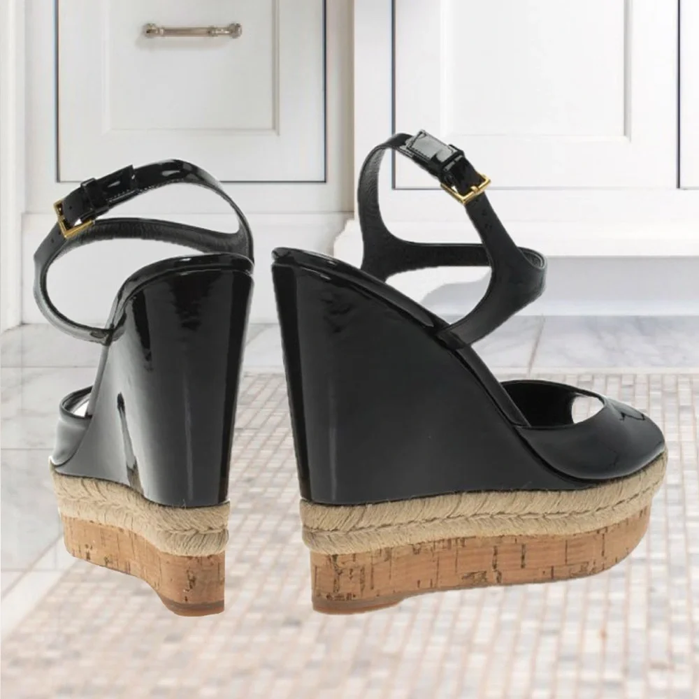 AUTHENTIC GUCCI BLACK PATENT LEATHER SANDALS - Picture 6 of 8